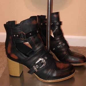 Jolimall Black distressed boots